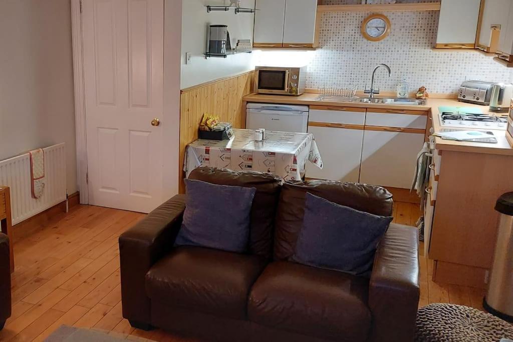 Ferienwohnung The Lighthouse Loft Whitehead Exterior foto